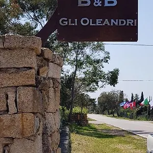 Bed & Breakfast Gli Oleandri, San Pantaleo