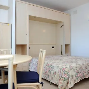 https://lo-smeraldo.it-tuscanyhotel.com
